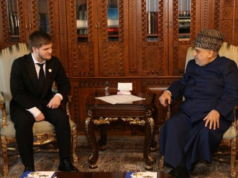 Kadırovun oğlu Azərbaycana niyə gəlib - Şeyxin qardaşı danışdı