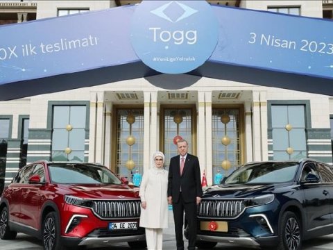Ərdoğan Şavkat Mirziyoyevə də TOGG bağışladı