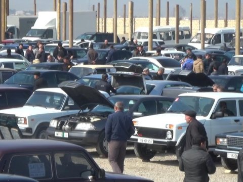 Köhnə maşınlardan necə xilas olaq - Ekspert və deputatdan fərqli baxış