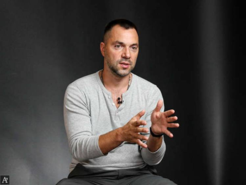 Azərbaycan ordusu İranı üstələməyə qadirdir - Arestoviç