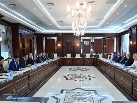 Britaniyalı deputatlar Milli Məclisdə - FOTO