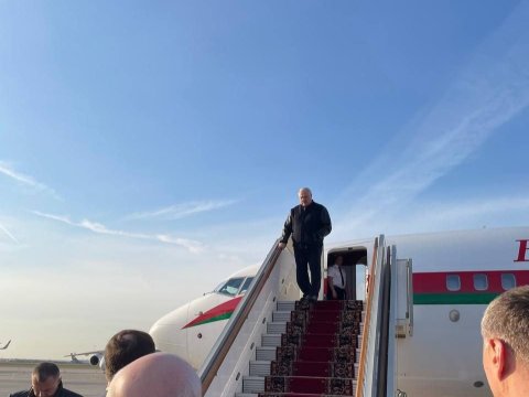 Lukaşenko Rusiyaya gəldi