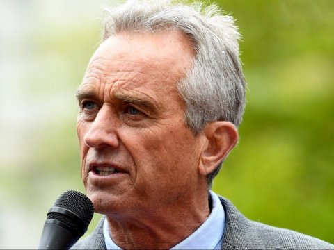 Kennedi prezident olmaq üçün müraciət etdi