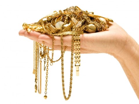 Evdən 12 min manatlıq qızıl oğurlandı