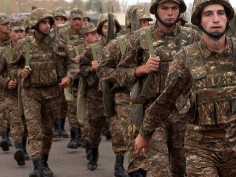 Ermənistanda ehtiyatda olan hərbçilər təlimə çağırıldı