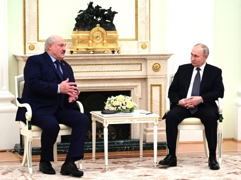 Putin Moskvada Lukaşenko ilə görüşüb