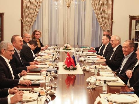 Çavuşoğlu və Lavrov iftar masasında görüşdü