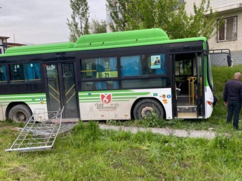 Avtobus piyadaları əzdi - 4 nəfər öldü 