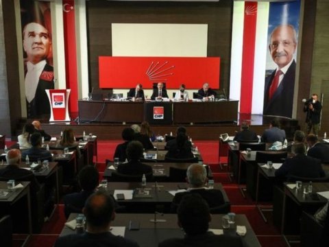CHP məclisi toplandı - Deputatlığa namizədlərin yekun siyahısı müəyyənləşdirilir