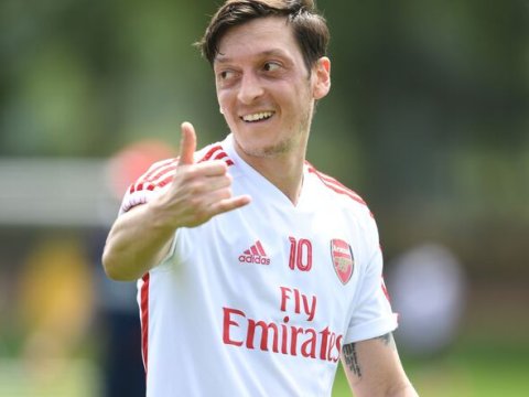 Məşhur futbolçu Ərdoğanın partiyasından deputatlığa namizəd ola bilər