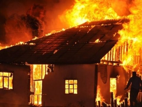 Xaçmazda ailə faciəsi: Ərlə arvad yanaraq öldü 