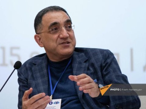 Rusiya-Ermənistan Universitetinin rektoru istefa verdi