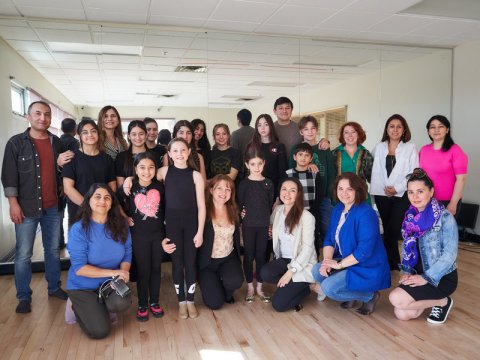 Komitə əməkdaşları rəqs qrupunun məşqini izləyib