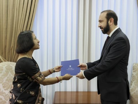 Hindistanın yeni səfiri İrəvanda - Mirzoyanla görüşdü