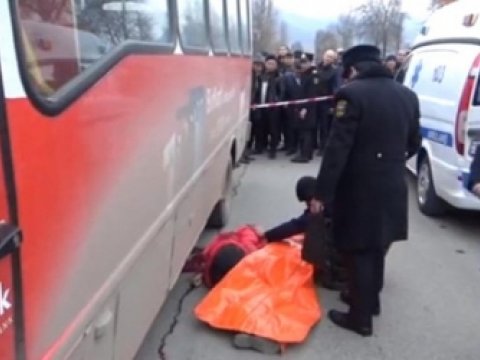 Avtobusla vurulan qadın xəstəxanada ÖLDÜ