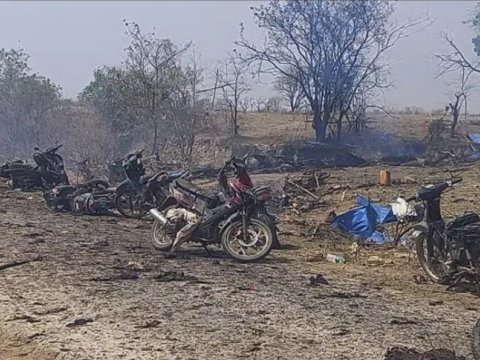Myanma ordusu müxalif qüvvələrə zərbələr endirdi - 100 ölü