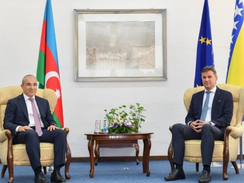 Mikayıl Cabbarov baş nazirlə görüşdü