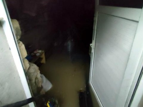 Naxçıvanda evi su basdı - VİDEO