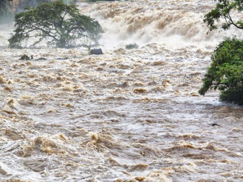 Balakən və Şəkidə daşqın olub - FAKTİKİ HAVA
