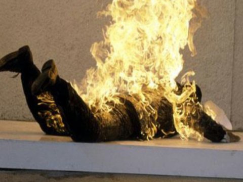 Atası ilə dalaşan 26 yaşlı gənc özünü YANDIRDI