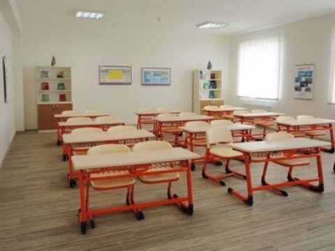 Zəlzələyə görə bağlanan məktəblər bu ay açılacaq