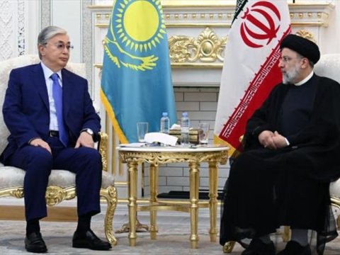 Tokayev İran Prezidenti ilə danışıqlar apardı 