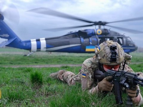 Ukrayna kəşfiyyatı “Black Hawk” helikopterindən istifadə edir