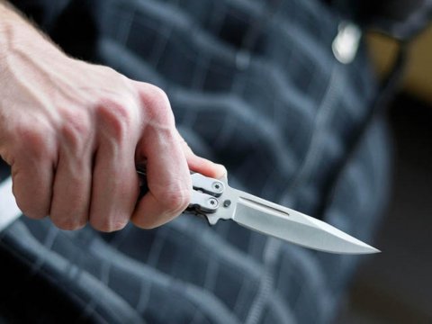 58 yaşlı kişi arvadını bıçaqladı