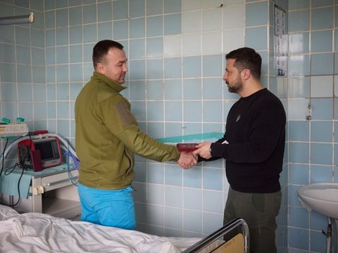 Zelenski Donetskdə hospitala baş çəkdi - FOTOLAR