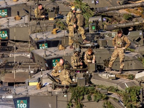 Britaniya Ukraynaya 14 tank göndərdi 
