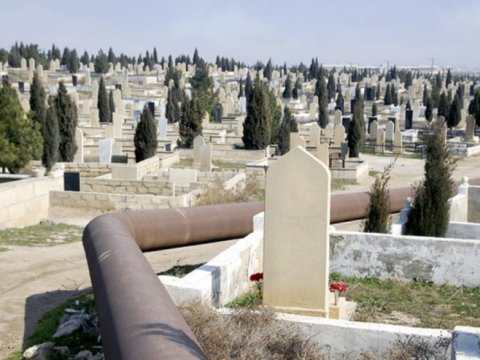 Zabratda qəbir daşları dağıdılıb