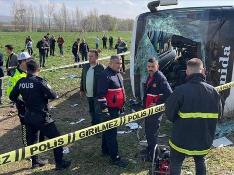 Türkiyədə avtobus qəzası - 3 nəfər öldü, 31 yaralı var