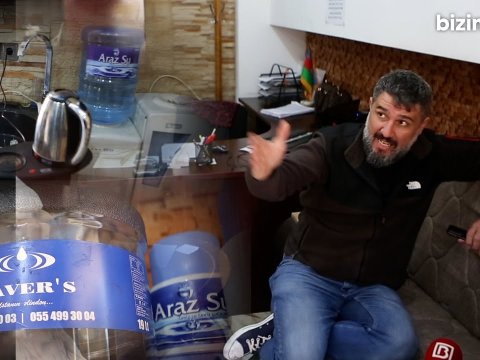 Bakıda qablaşdırılan sular krandan doldurulur – VİDEO