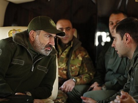 Göyçədə yanıb ölən hərbçilərin ailələri Paşinyanla görüşə bilmir
