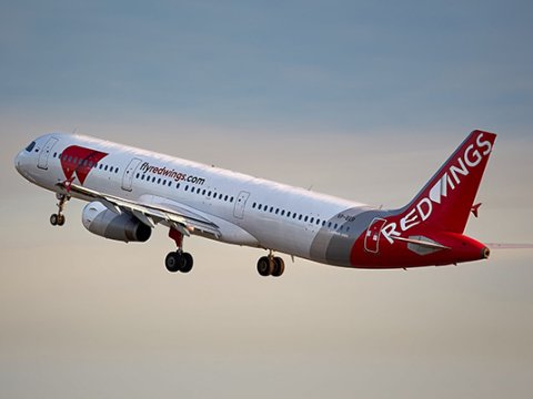 Daha bir aviaşirkət Moskvadan Bakıya uçuşlara başlayır