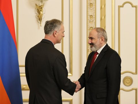 Paşinyan ABŞ rəsmisi ilə sülhdən danışdı