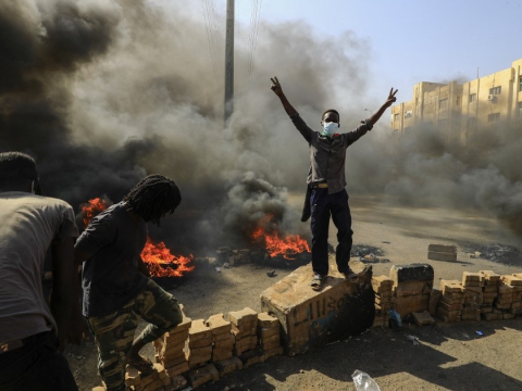330 ölü, 3 min yaralı: Vətəndaş müharibəsi yetişir - Bu ölkədə nə baş verir?