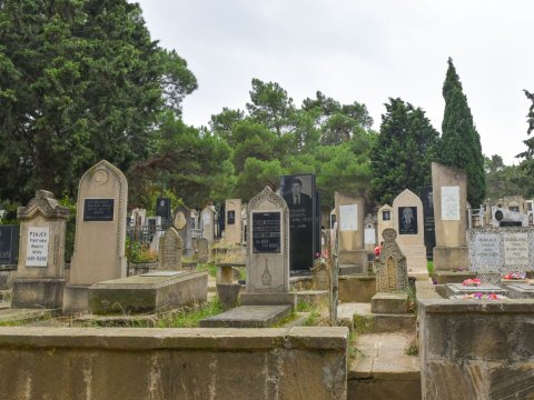 Ölən nənəsinin pensiyasını almaq üçün saxtakarlığa ƏL ATDI