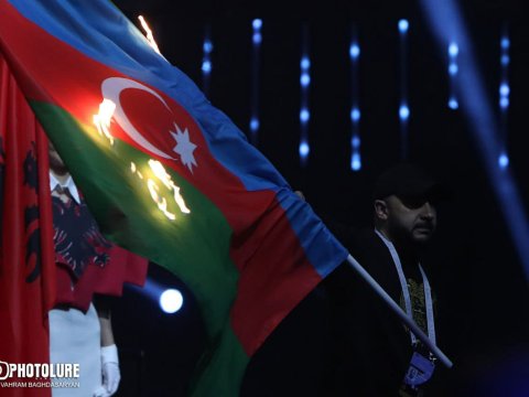 Azərbaycan bayrağını yandıran erməniyə QADAĞA