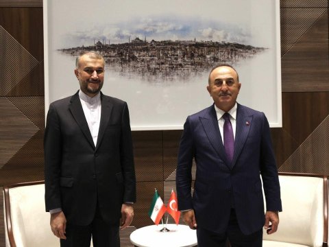 Çavuşoğlu iranlı həmkarı ilə regional mövzuları müzakirə etdi 
