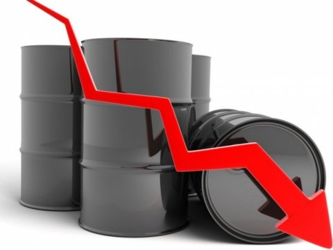 Neft ucuzlaşmaqda davam edir