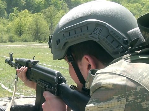 Hərbi vəzifəlilər atış çalışmaları icra etdilər - VİDEO