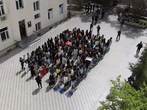ADU-nun tələbələri fləşmob təşkil edib - VİDEO