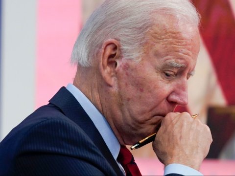 Demokratlar Baydenin namizəd olmasını istəmir