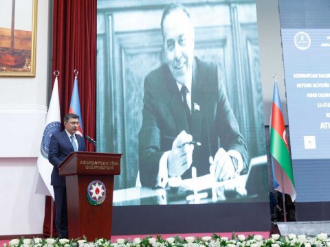 Heydər Əliyev səhiyyəyə xüsusi diqqət yetirirdi - FOTOLAR