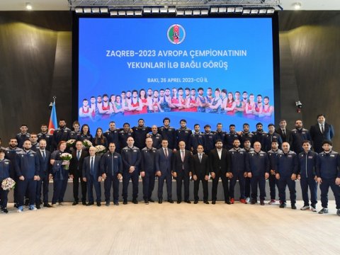 Nazir Prezidentin təbriklərini güləşçilərə çatdırdı - FOTOLAR
