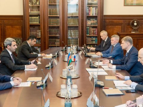 Rövşən Rüstəmov rusiyalı həmkarı ilə görüşüb