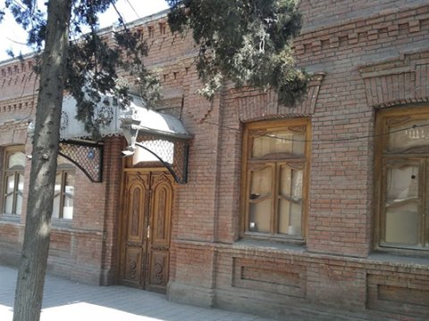 Tarixi binaya qanunsuz müdaxilə edildi