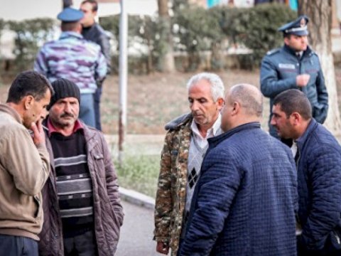 İrəvan imtina edir, Bakı təzyiqi artırır - Qarabağ erməniləri seçim qarşısında