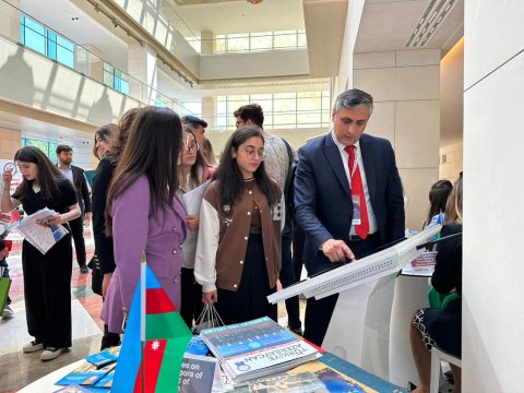 Gənclər karyera sərgisində iştirak ediblər - FOTOLAR